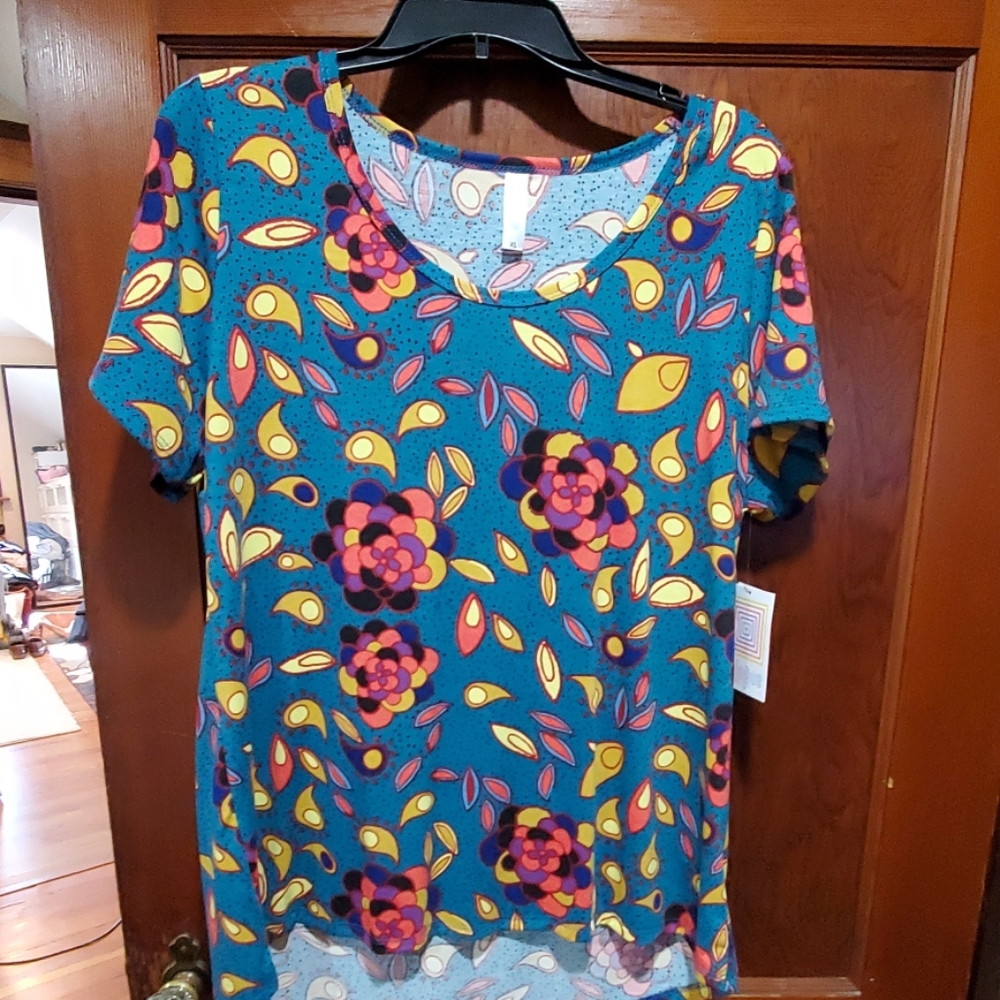 LuLa Roe Classic T